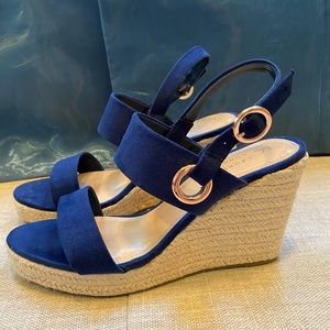 Beautiful Blue Lauren Conrad dressy wedges